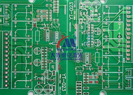 PCB電路板激光打標(biāo)機，賦予電子產(chǎn)品準(zhǔn)確信息